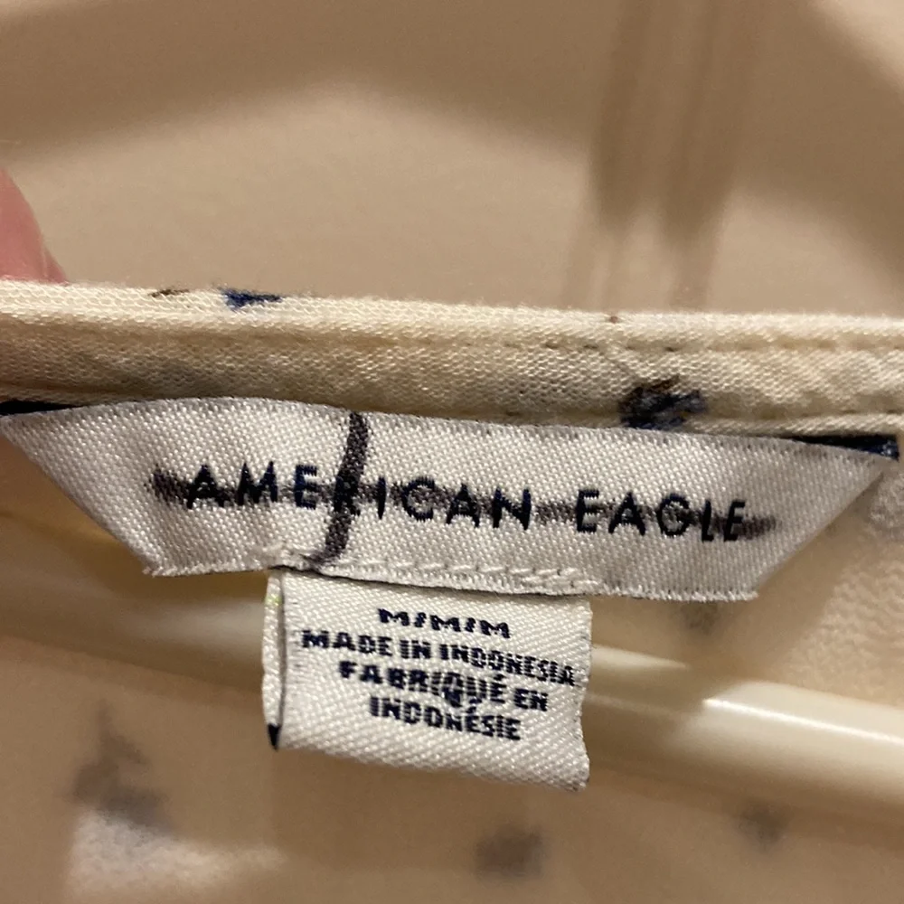 American Eagle V-Neck Flutter Sleeves Flowy Cream Color with Flowers Size M - Picture 3 of 9